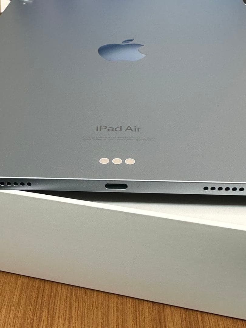 【極美品】iPadAirM2 128GB MUWD3J/A VX4LL