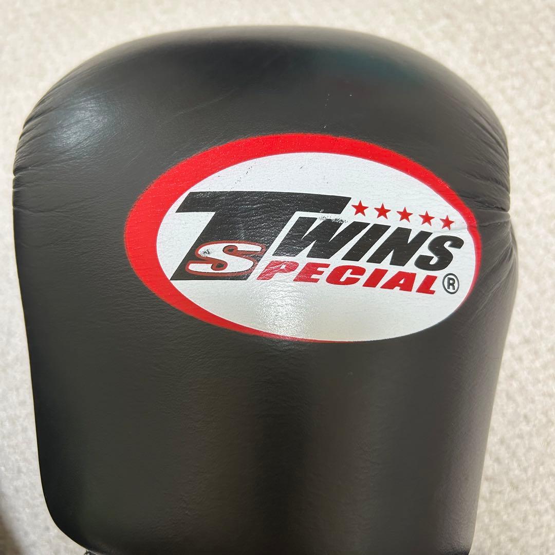 TWINS ボクシンググローブ　ツインズ　キックボクシング　グローブ