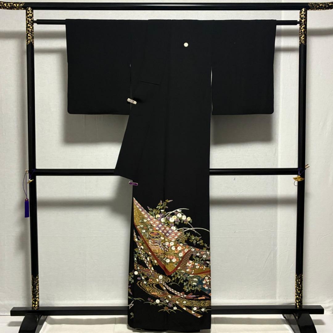 D68 黒留袖 総刺繍 慰斗紋 花模様 正絹 着物 袷 極美品