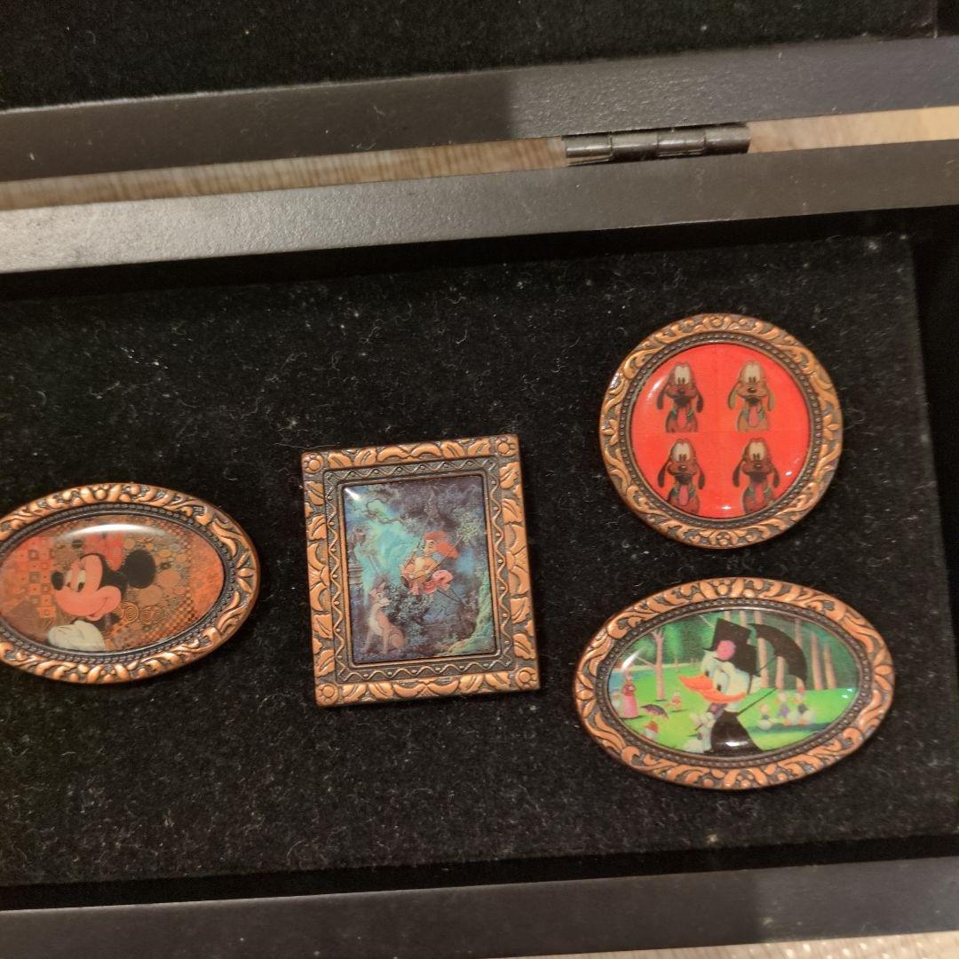 DISNEY ART ピンバッジ8点セット