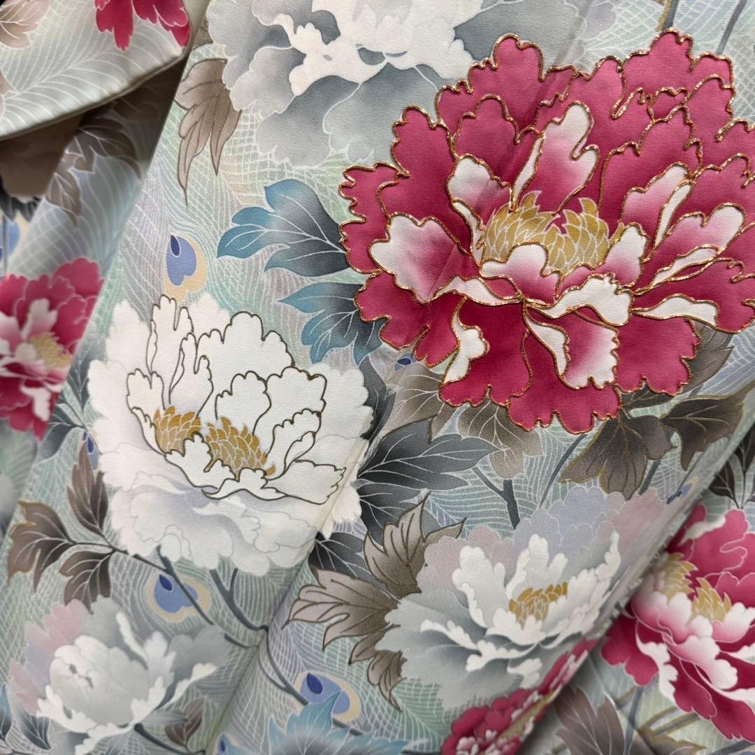 牡丹　孔雀の羽　駒刺繍　金彩　上品　逸品　フルセット　振袖　振り袖　※振袖のみ