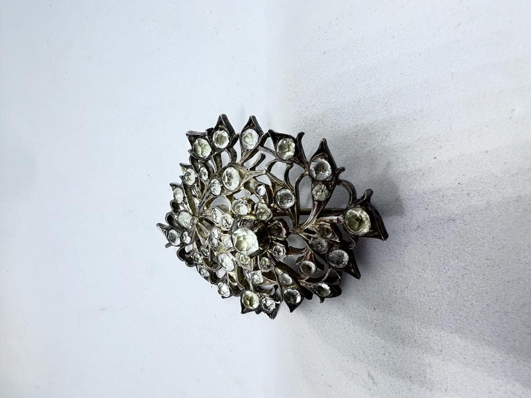 木の葉の形のブローチ②　水晶　ローズカット　ジョージアン