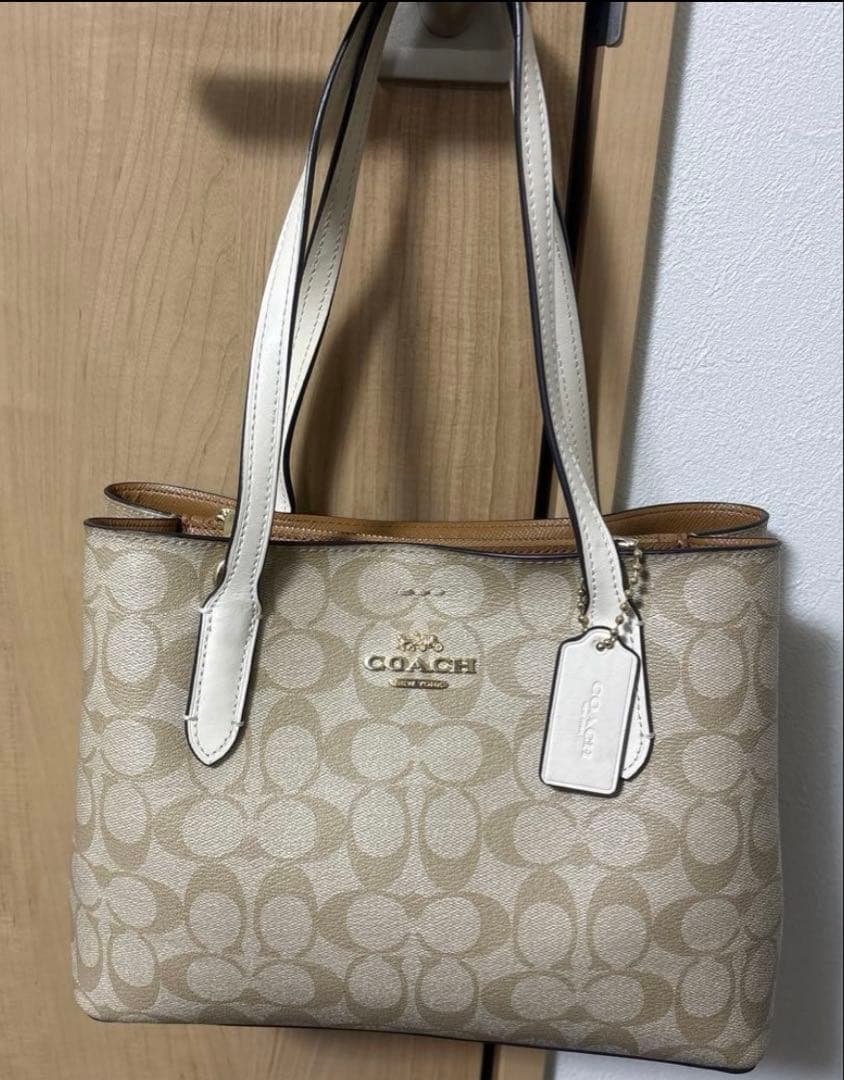 COACH ショルダーバッグ ベージュ ロゴプリント
