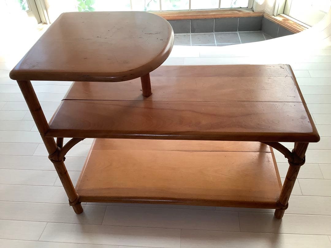 Heywood Wakefield 社製の刻印付きサイドテーブル