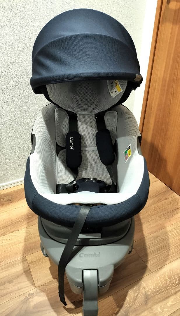 【あいやま】Combi 車用チャイルドシート ネイビー