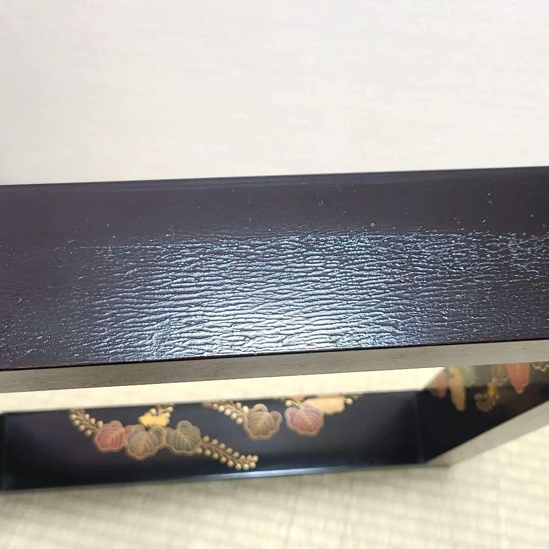 炉縁　塗師哲山作　踊桐蒔絵