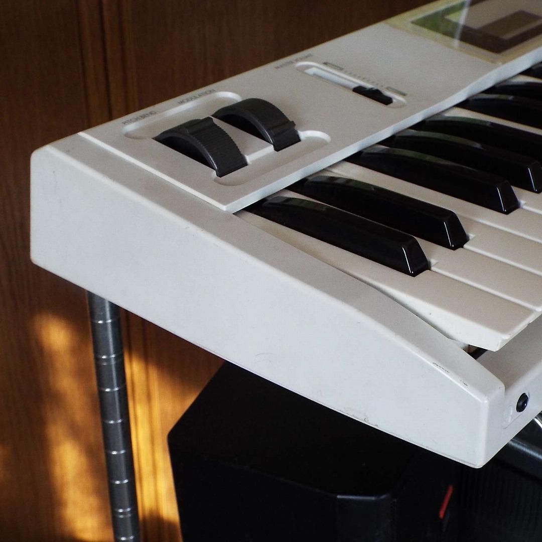 希少_完動_美品_KORG_X5-D_白_内部電池ソケット化_AC