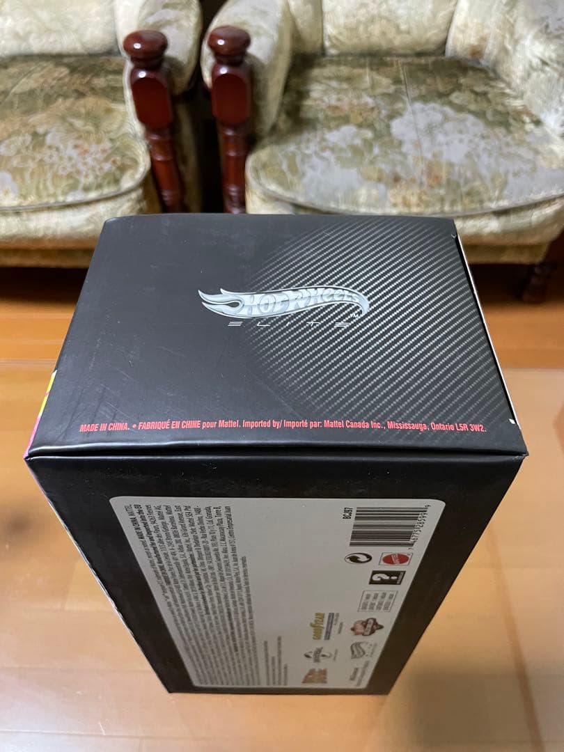 価格変更1/18 ホットウィール バックトゥーザフューチャー デロリアン未展示品