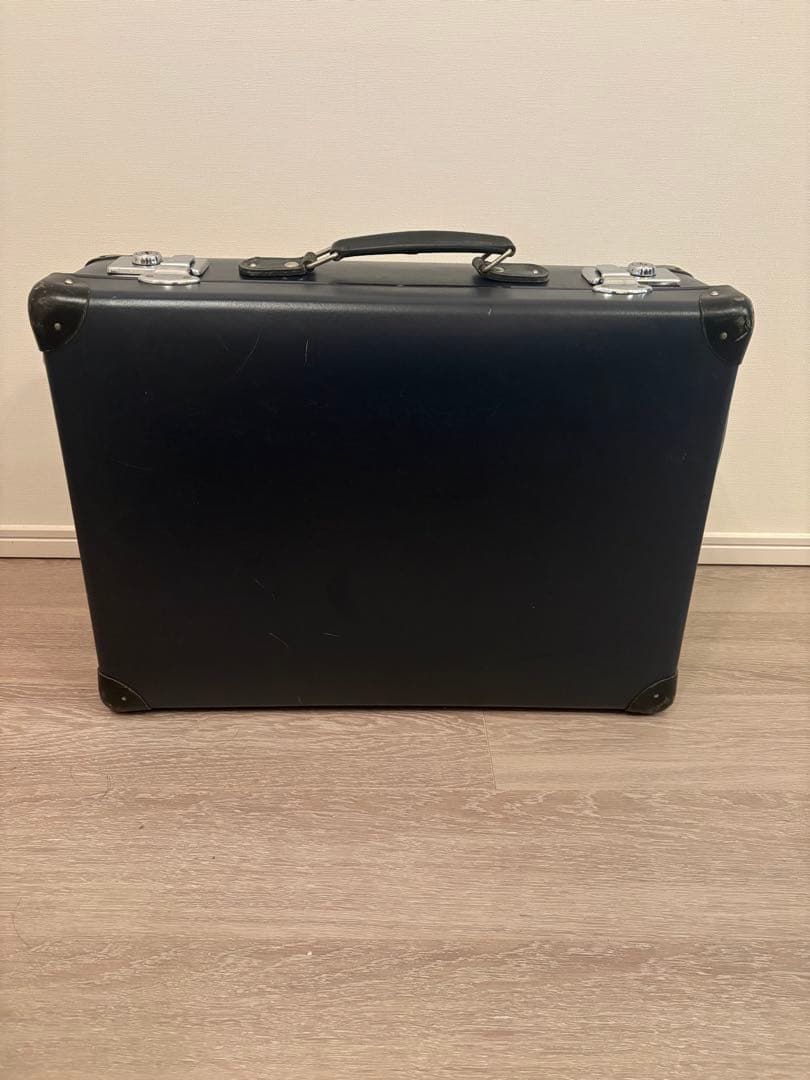 グローブトロッター　機内持込　ネイビー　2輪スーツケース