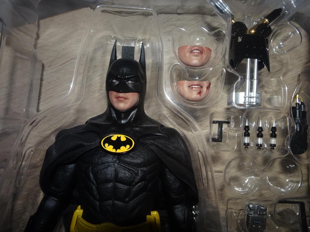 ホットトイズ バットマン 1/6 フィギュア DX 2.0 MMS693