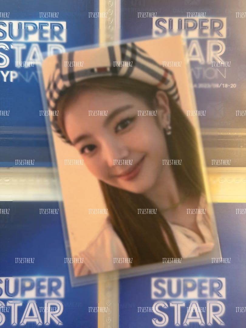 itzy リア guess who トレカ