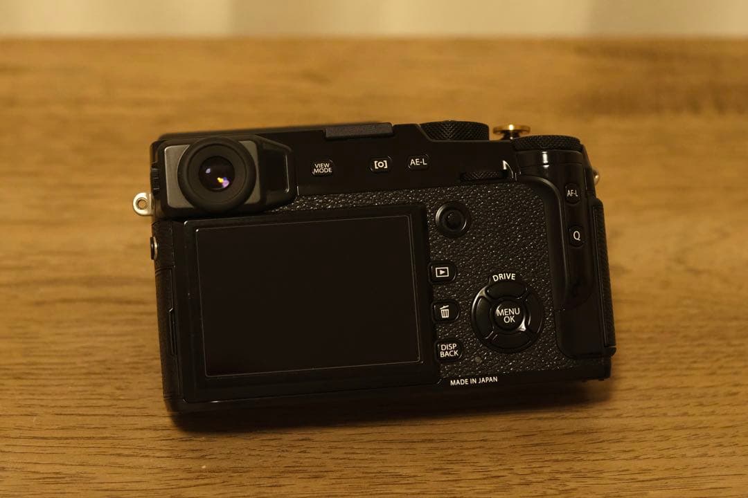 【良品】Fujifilm x-pro2 本体+充電器 シャッター枚数 3,365