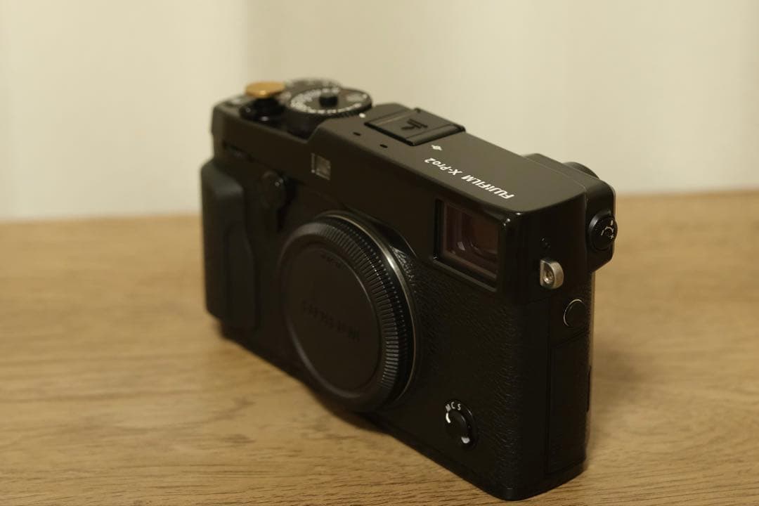 【良品】Fujifilm x-pro2 本体+充電器 シャッター枚数 3,365