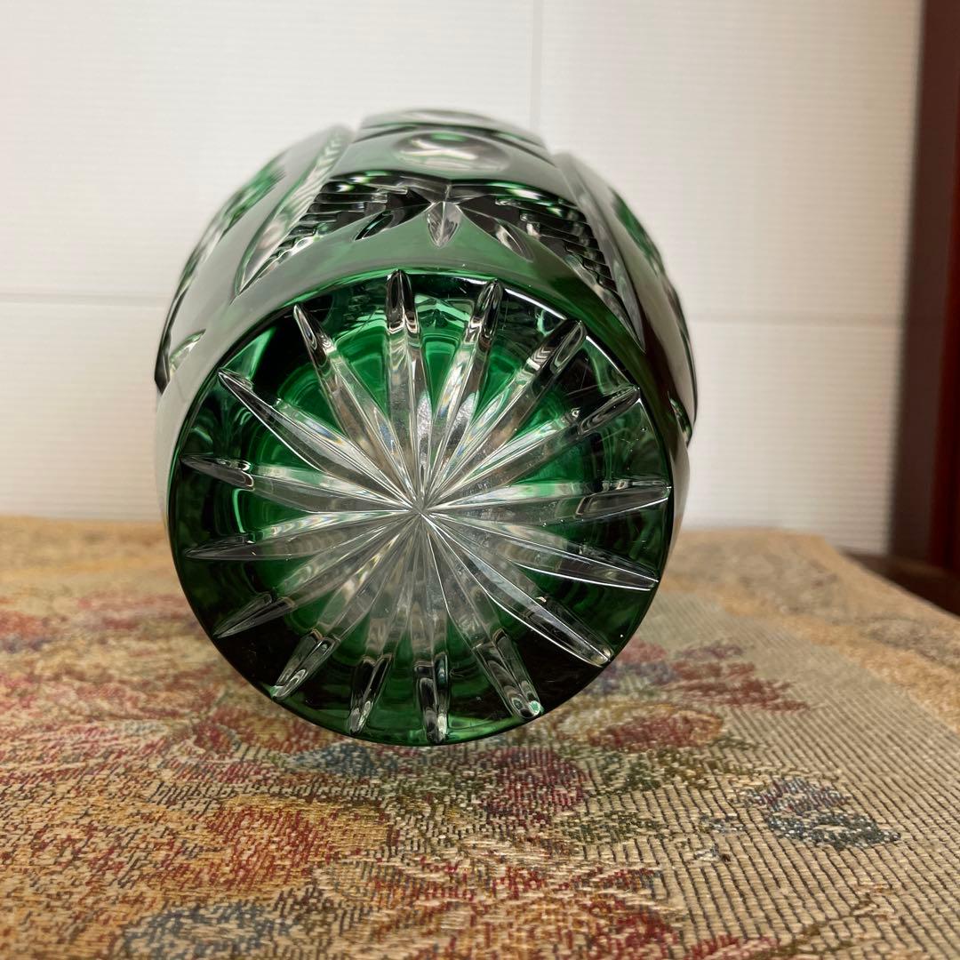 緑色 クリスタルカットガラス 花瓶 バルーン型