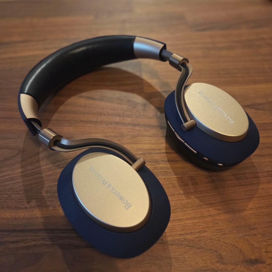 Bowers & Wilkins PX ワイヤレスヘッドホン