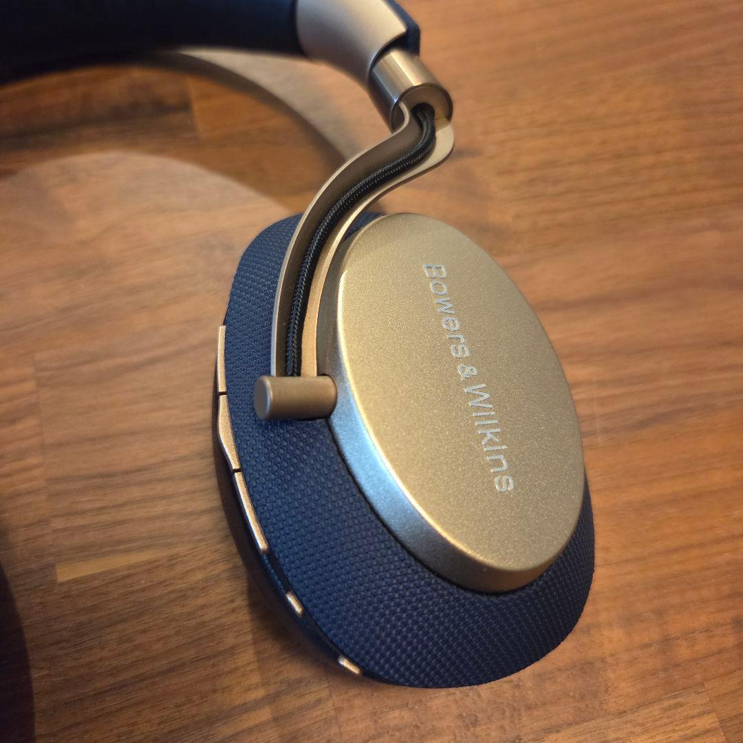 Bowers & Wilkins PX ワイヤレスヘッドホン