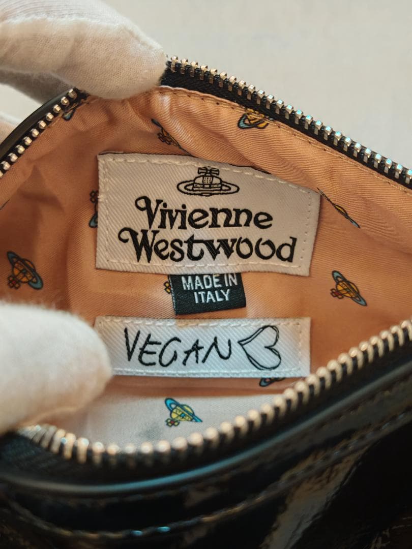 Vivienne　Westwood　ブラックエナメルショルダーバッグ　美品