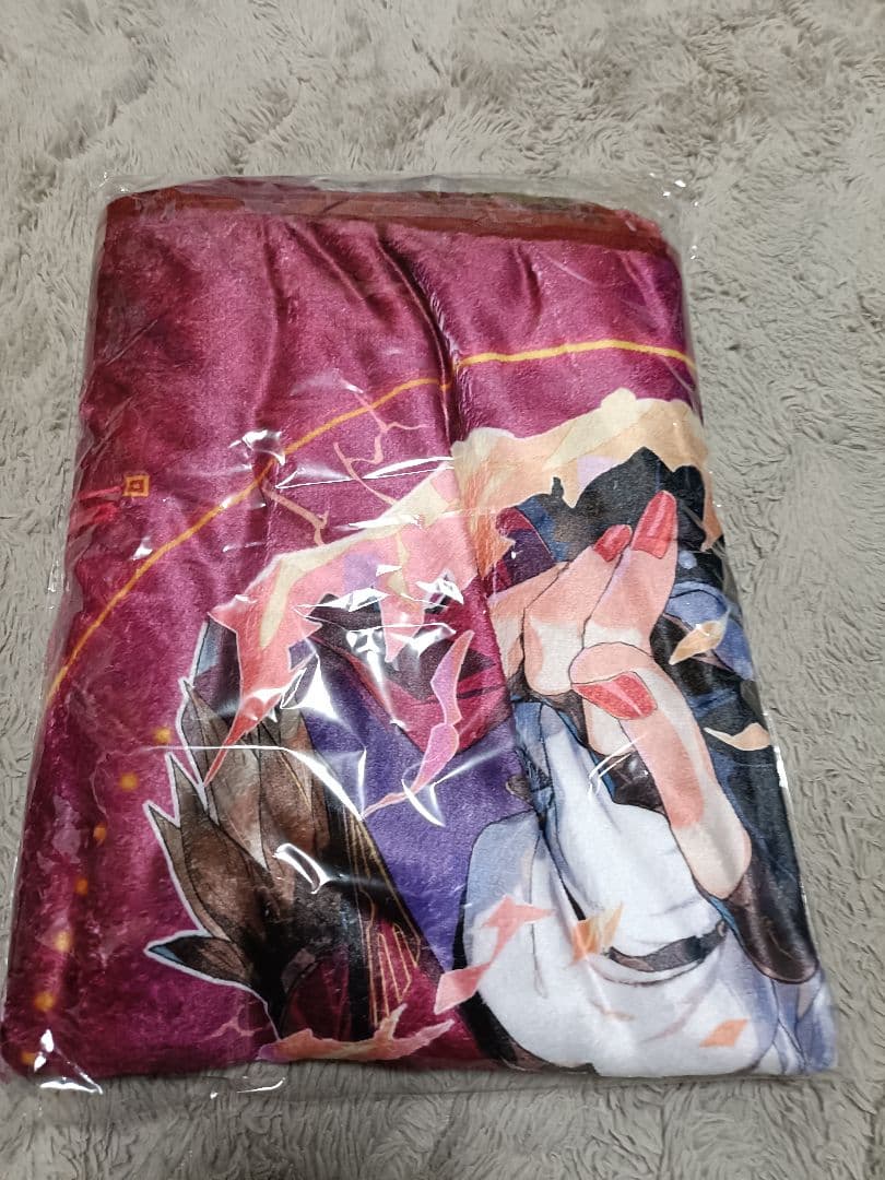 鷹嶺ルイ　フード　ブランケット