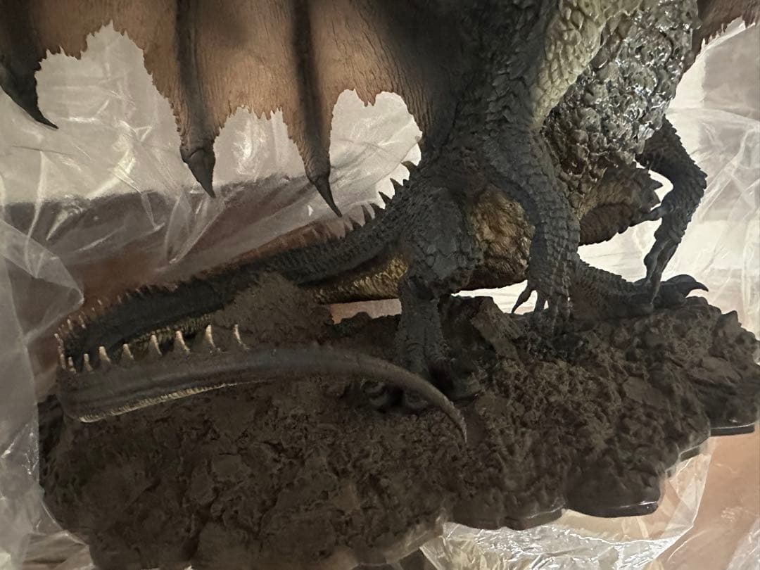 ミラボレアス　クリエイターズモデル　フィギュア