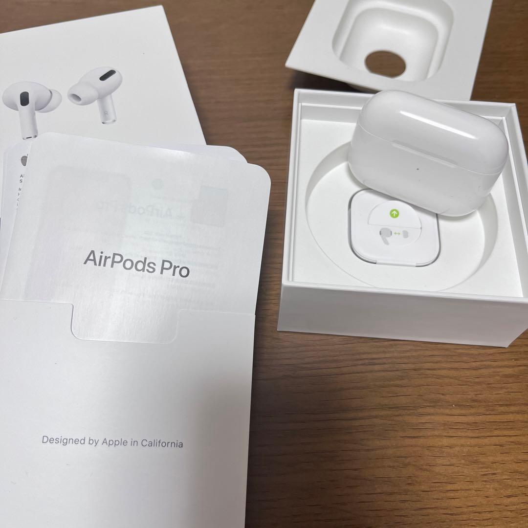 アップルAirpods pro 第1世帯 両耳と充電ケース 箱付き