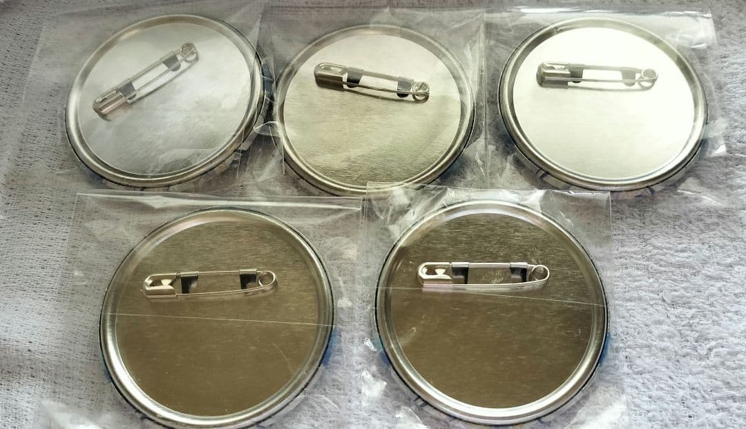 チノ　ホログラム缶バッジ　ごちうさ take out blue bird 専用