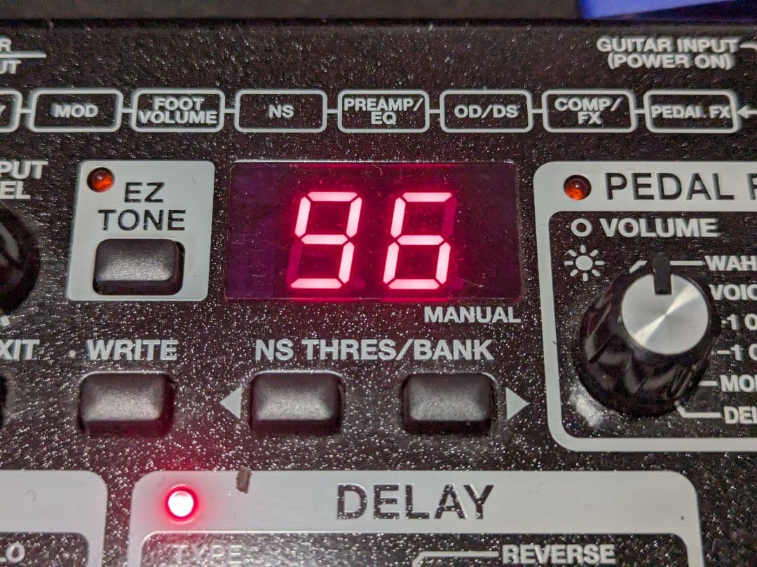 値下！BOSSボスME-70 マルチエフェクターハードケース 説明書アダプター他