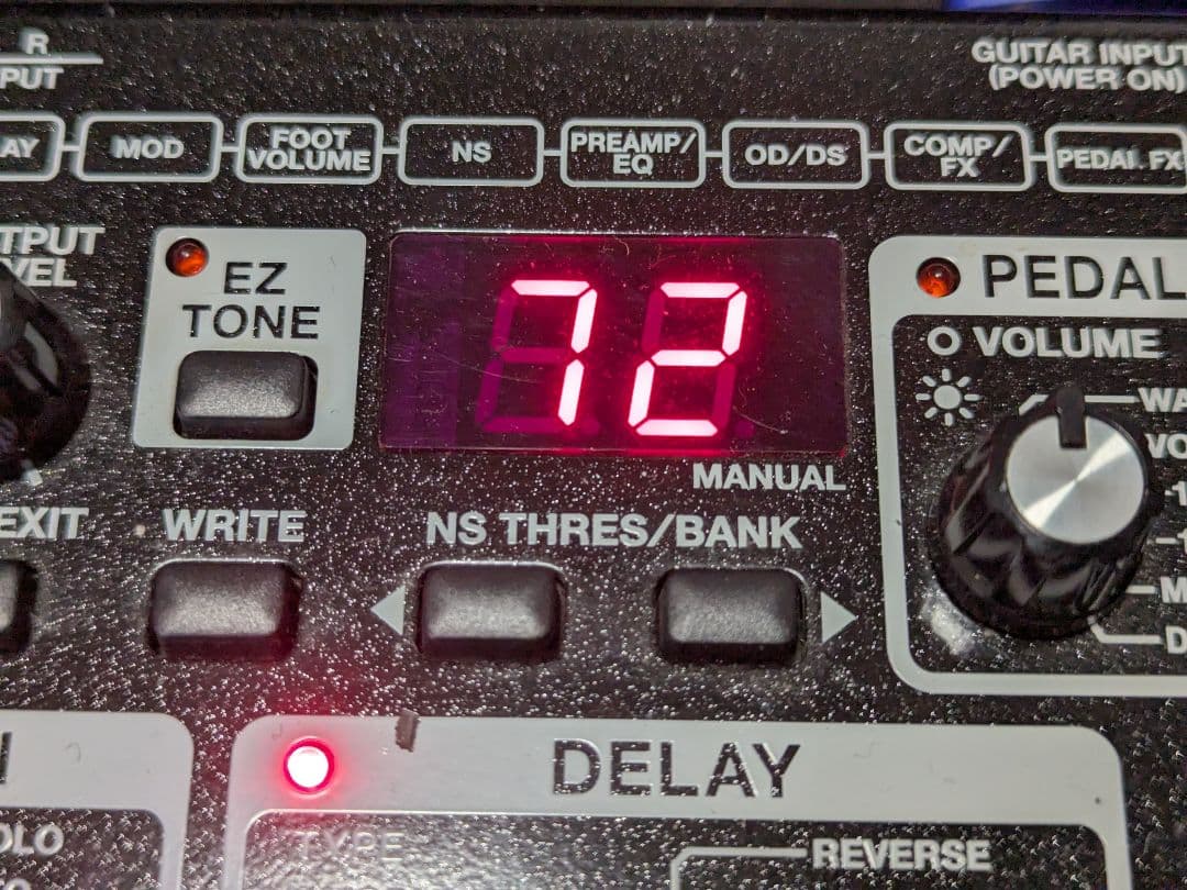 値下！BOSSボスME-70 マルチエフェクターハードケース 説明書アダプター他