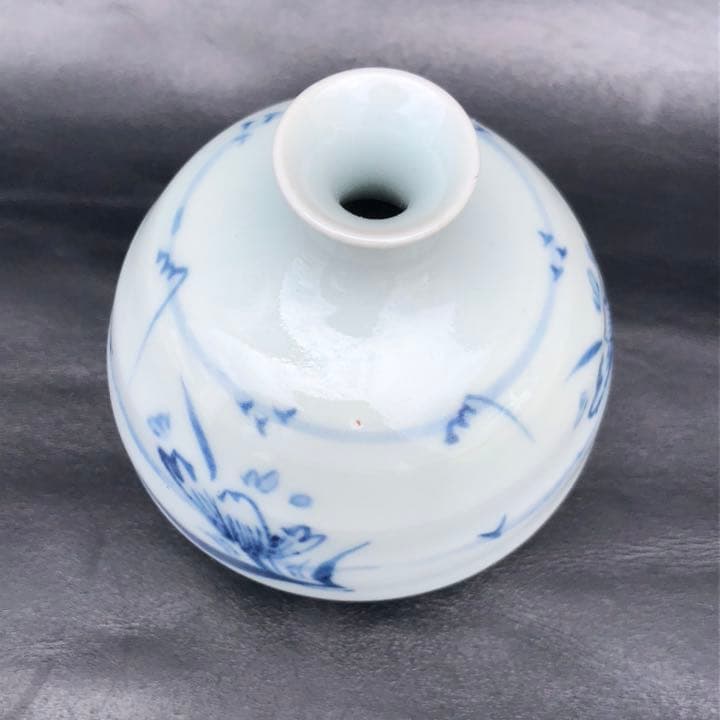 古美術品◼️蝶々が飛び跳ねている様な可愛い雰囲気の壺、壷、花瓶、徳利？