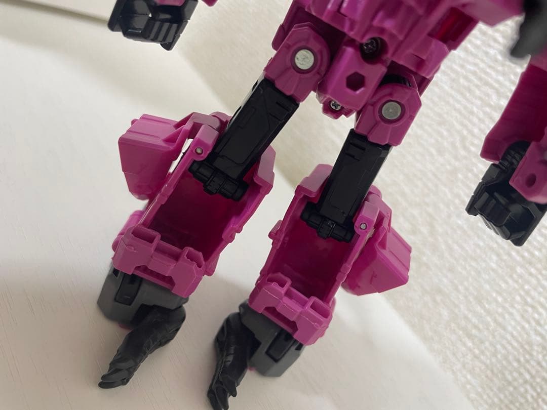 トランスフォーマー バズワージーバンブルビーワールドコライド ファングリー