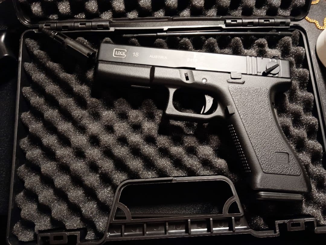 Glock18c ガスガン ブラック マガジン付き