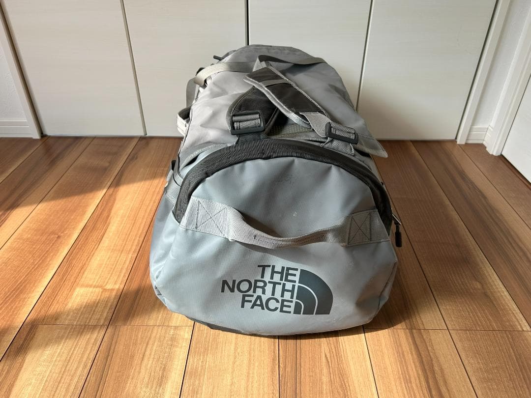 ノースフェイス ダッフルバッグ 希少グレー 大きい 大容量 中古 美品