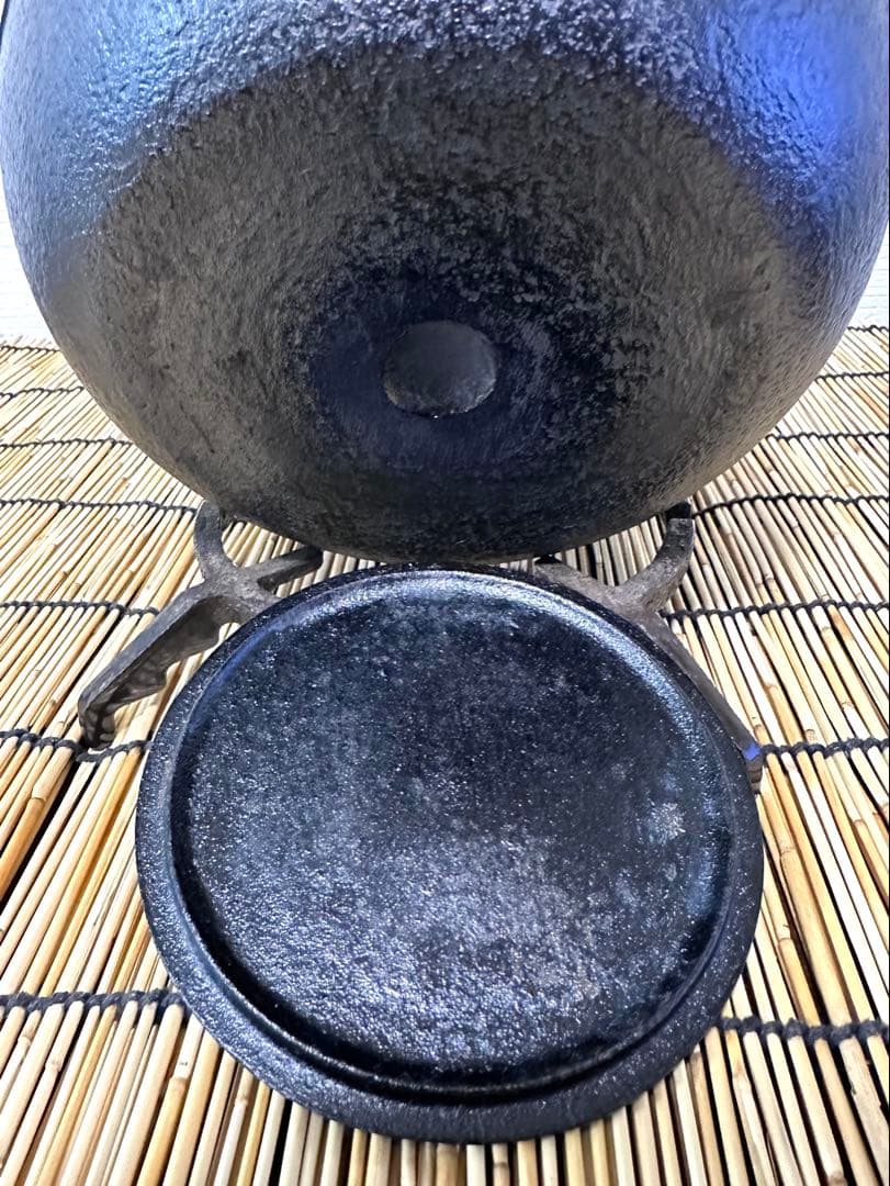 未使用、保管品　南部長文堂 二代目 長谷川文雄造　鬼アラレ　南部鉄瓶　南部鉄器