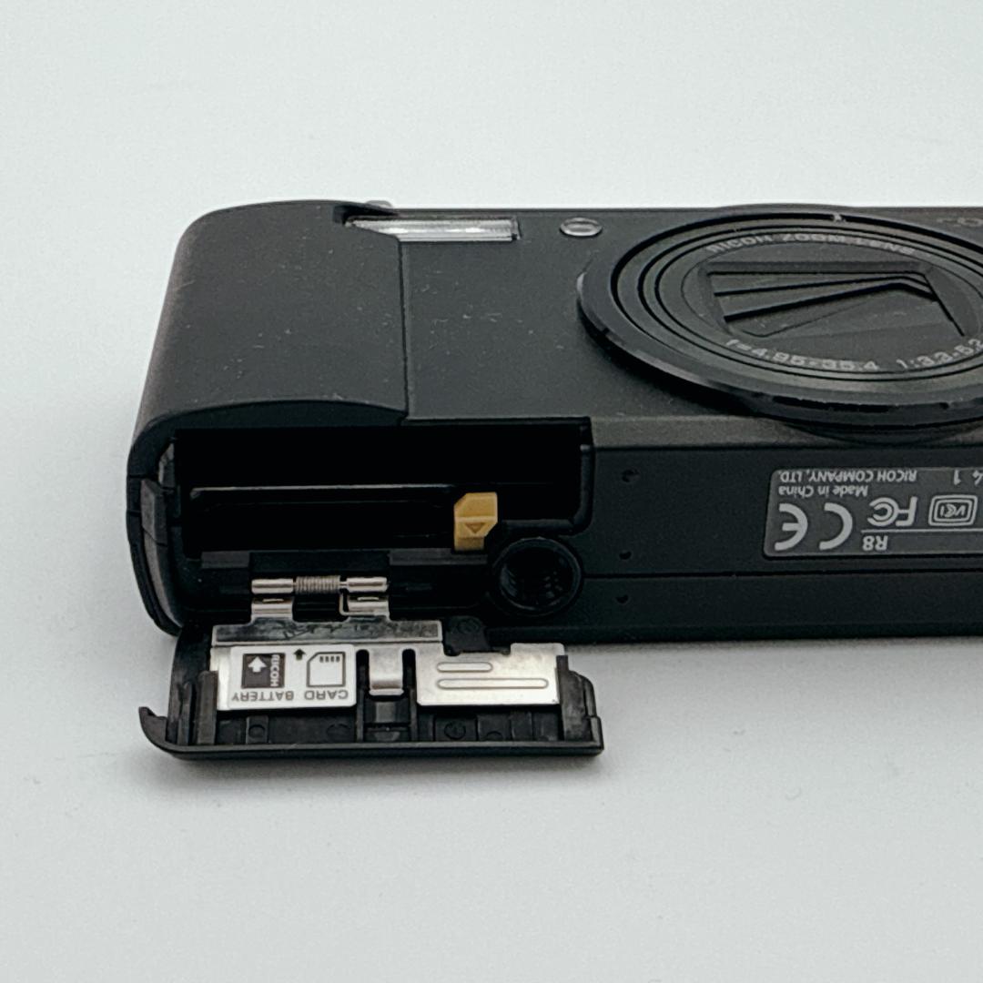 【極美品】RICOH リコー コンパクトデジタルカメラ R8 ブラック