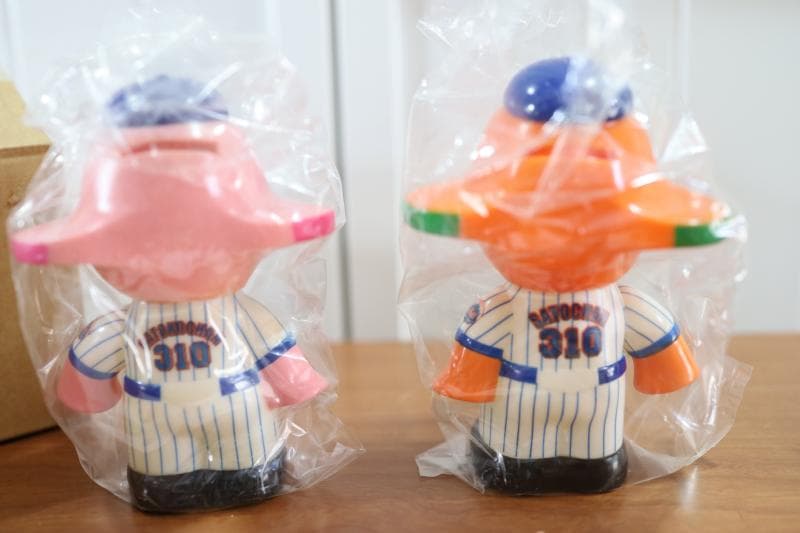 ◆サトちゃん　サトコちゃん「イチロープレミアムキャンペーン」貯金箱　①