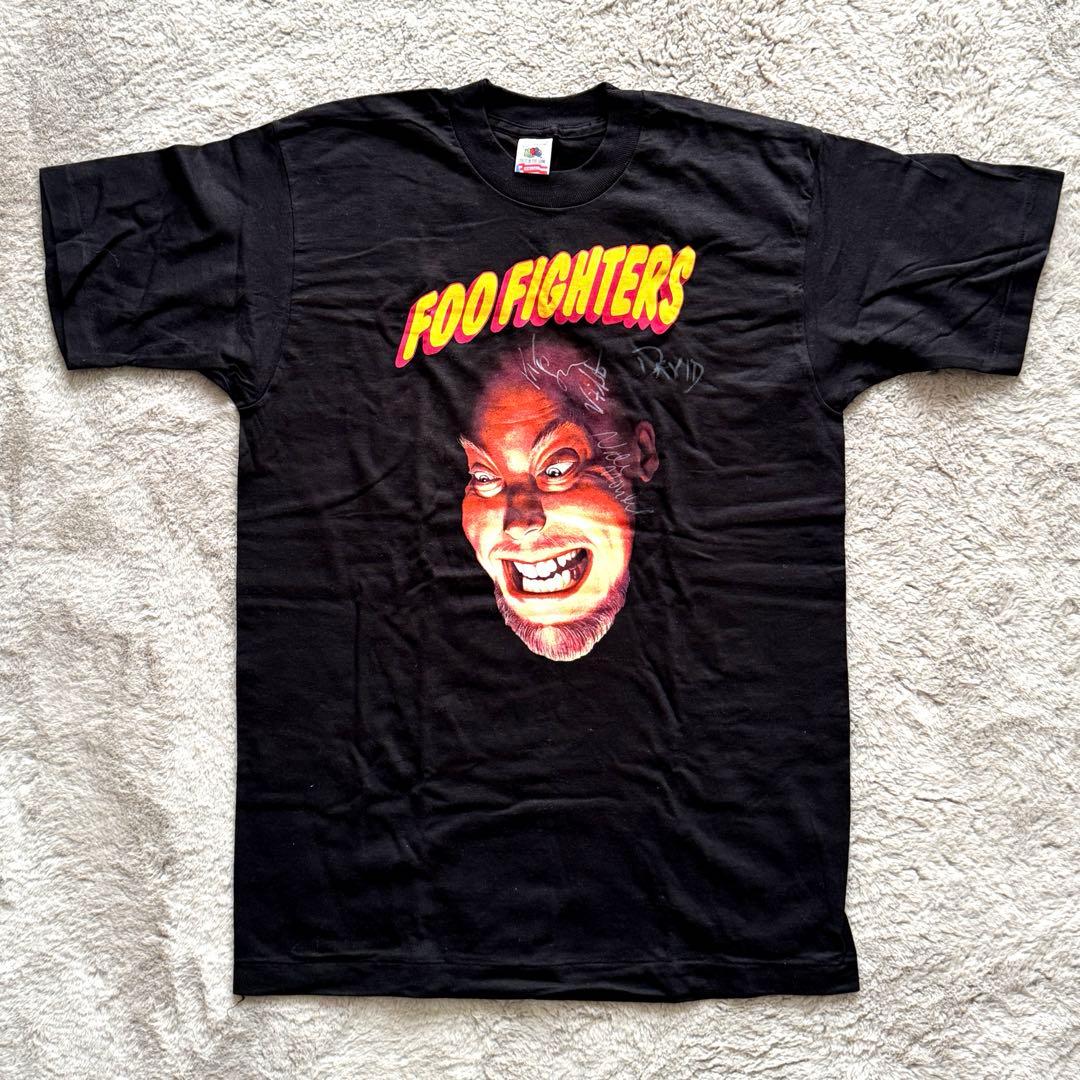 FOO FIGHTERS ビンテージＴ　未使用品　直筆サイン入り