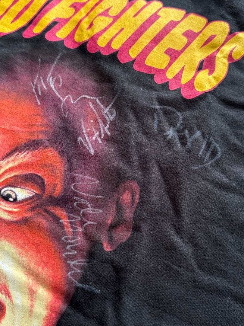 FOO FIGHTERS ビンテージＴ　未使用品　直筆サイン入り