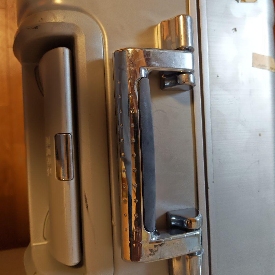 ゼロハリバートン キャリーケース　　スーツケース シルバー