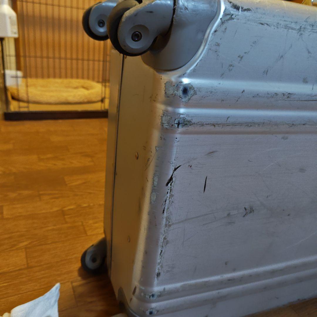 ゼロハリバートン キャリーケース　　スーツケース シルバー