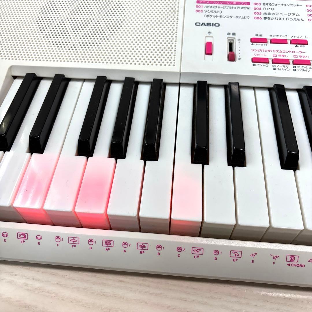 CASIOカシオ　電子キーボードピアノ