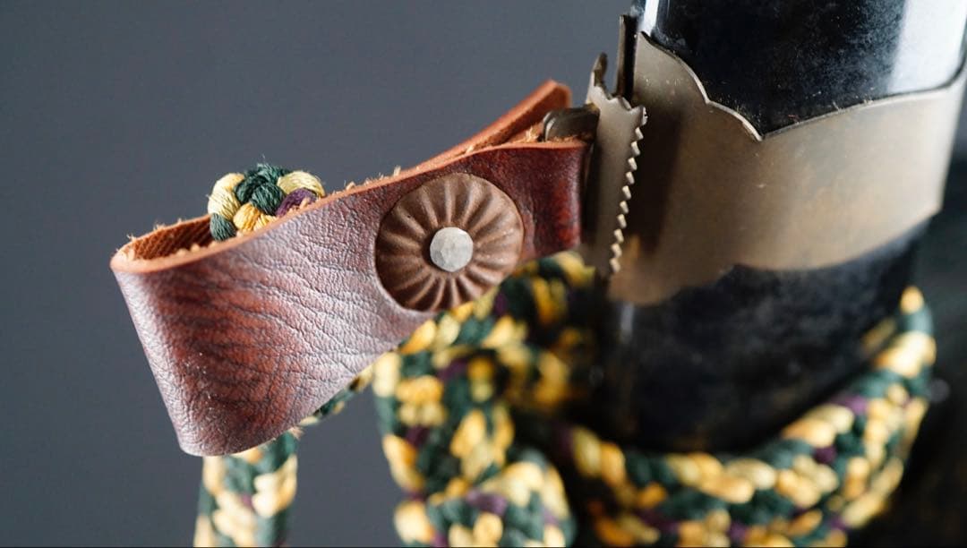 模造刀　青貝　特徴のある日本刀　居合刀　刀掛け付き　螺鈿