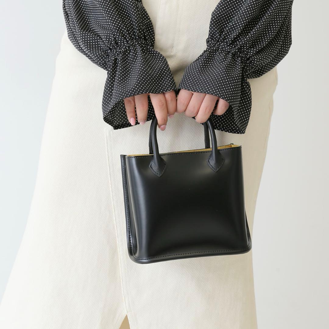 PIENI KOKO S ブラック ハンドバッグ