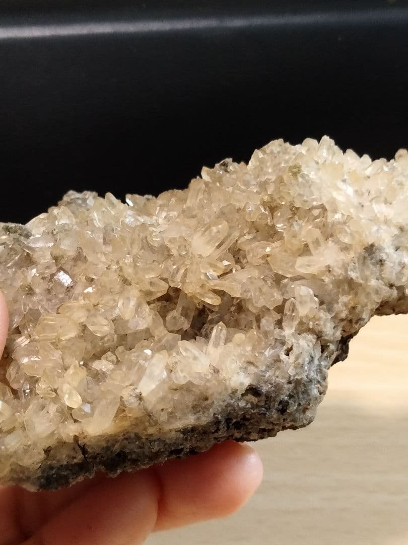 埼玉県秩父市中津川 秩父鉱山 橋掛沢　水晶クラスター　番号1