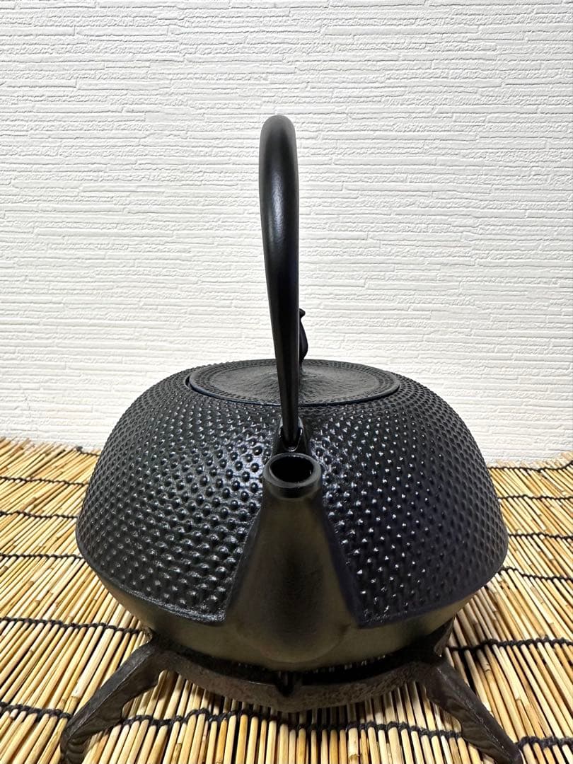 未使用品、栞付　南部盛榮堂ＯＩＧＥＮ造　平形アラレ　メーカー保証ＩＨ対応品