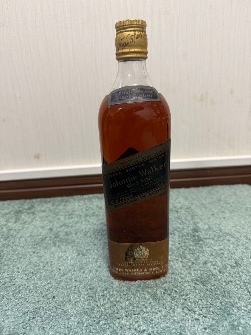 ひ*Q様 レア！未開封品 琉球政府 通関済印付き ジョニ黒 白紋章 金キャップ