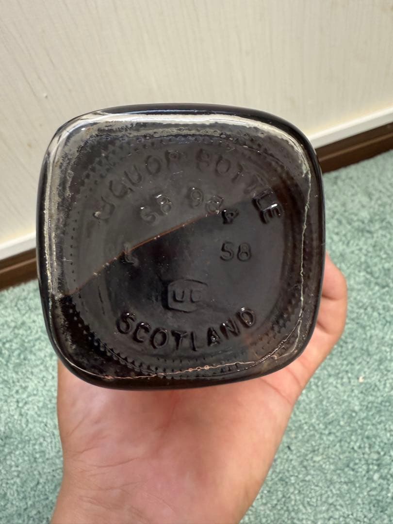 ひ*Q様 レア！未開封品 琉球政府 通関済印付き ジョニ黒 白紋章 金キャップ