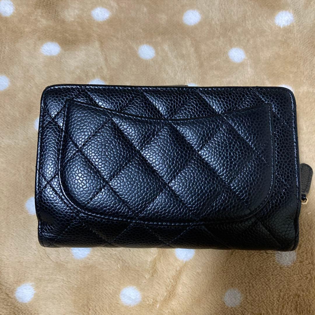 ［美品］CHANELマトラッセ　タイムレスクラシック二つ折り財布　キャビアスキン