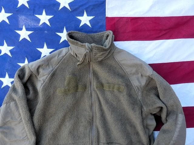米軍実物　ポーラテックフリースジャケット　L-R　コヨーテ ECWCS　147