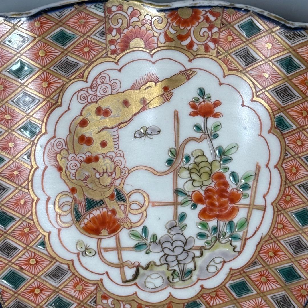 幕末〜明治期　赤絵　花籠文菊花形大皿　獅子牡丹　人物画　上手物　直径40.7cm