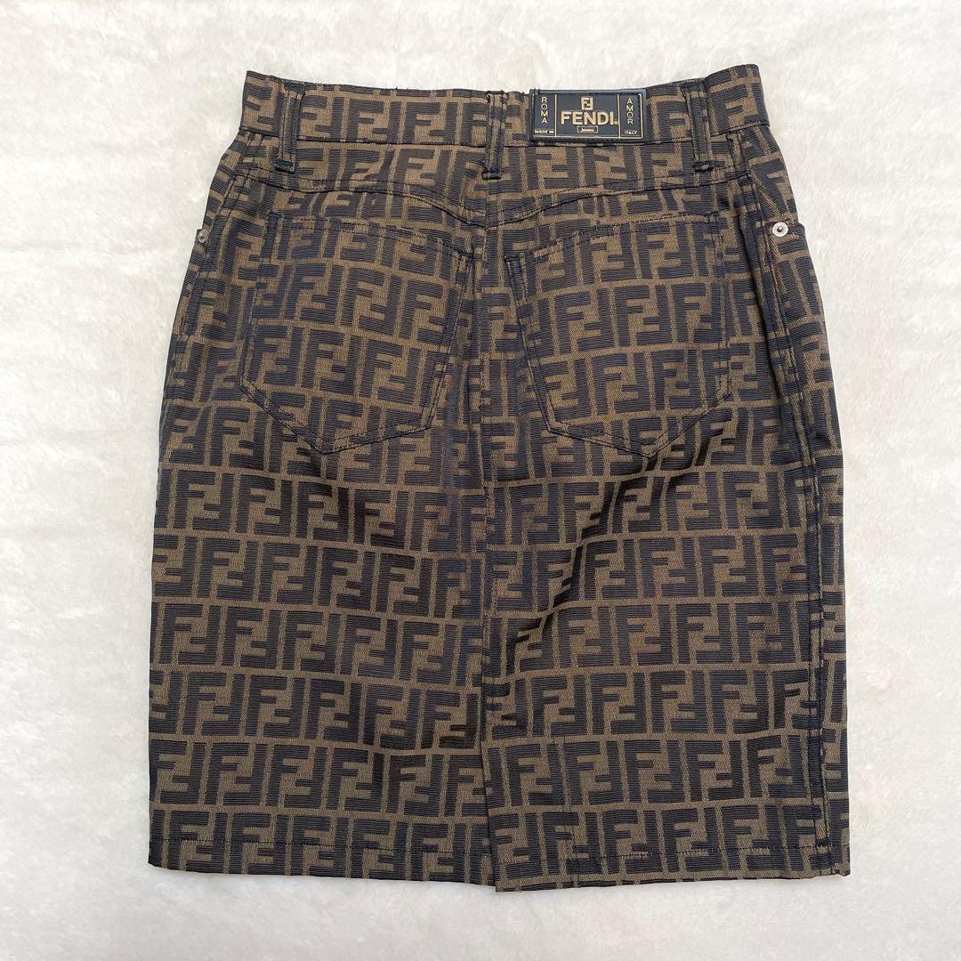 【美品】FENDI 膝丈 タイトスカート ズッカ 総柄 大きめ