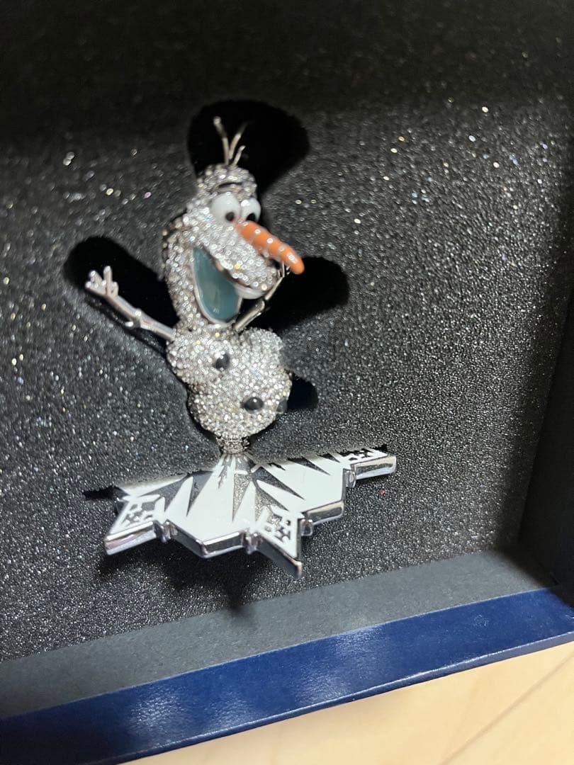 新品　スワロフスキー　オラフ　フィギュア